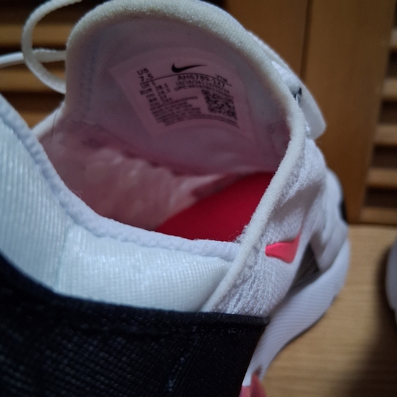 Nike Air Max 270 White/ Black/ Pink  Women’s Sneaker * Size: 7.5 - Picture 7 of 8